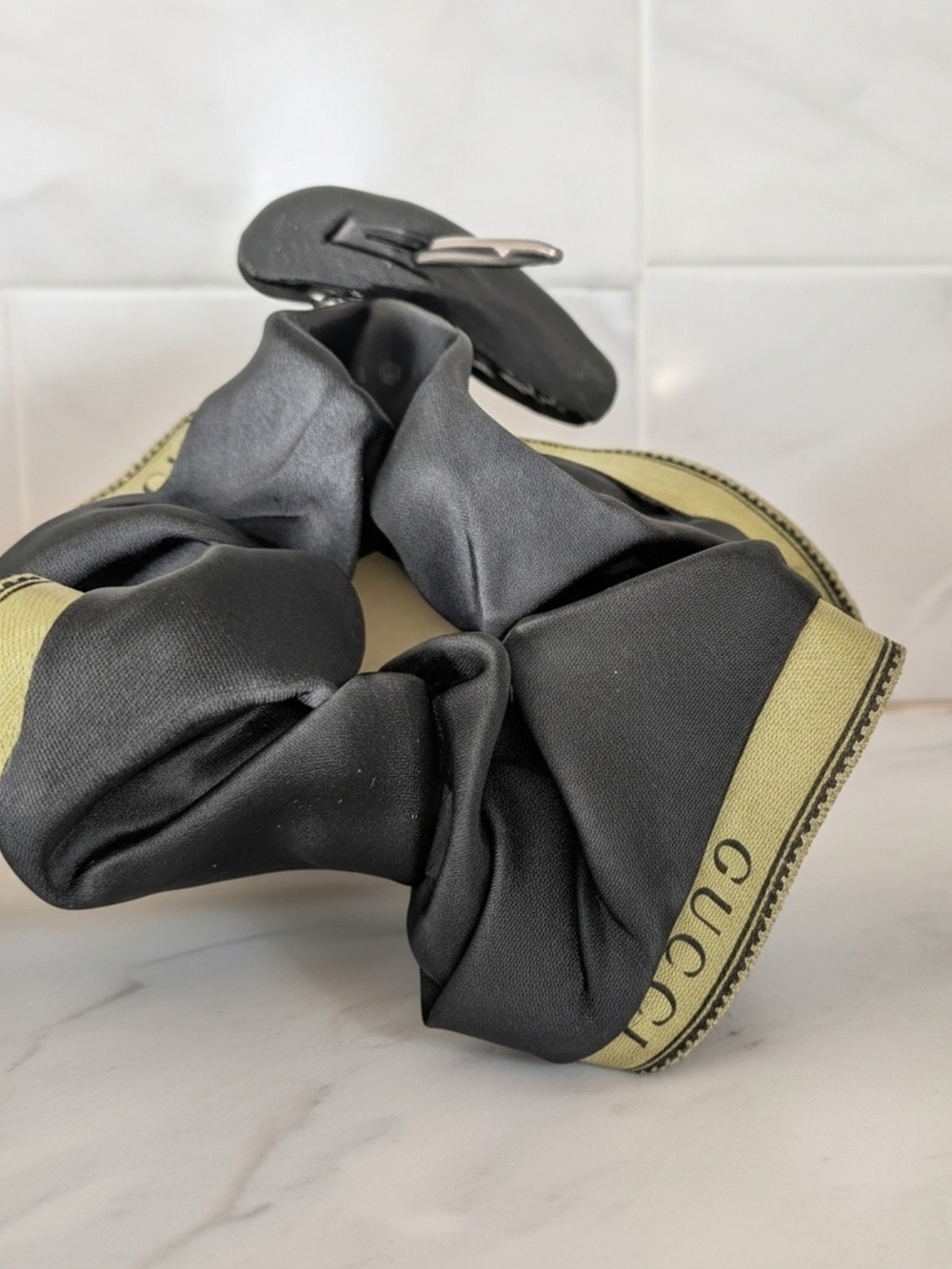 Gucci Black Quilted Clip and Scrunchie - Picture 2 of 5